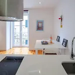 118 A - Flat Near Avenida Apartman *