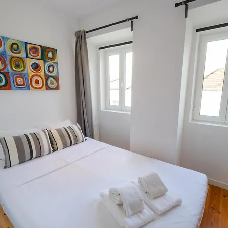 118 A - Flat Near Avenida Appartamento Lisbona